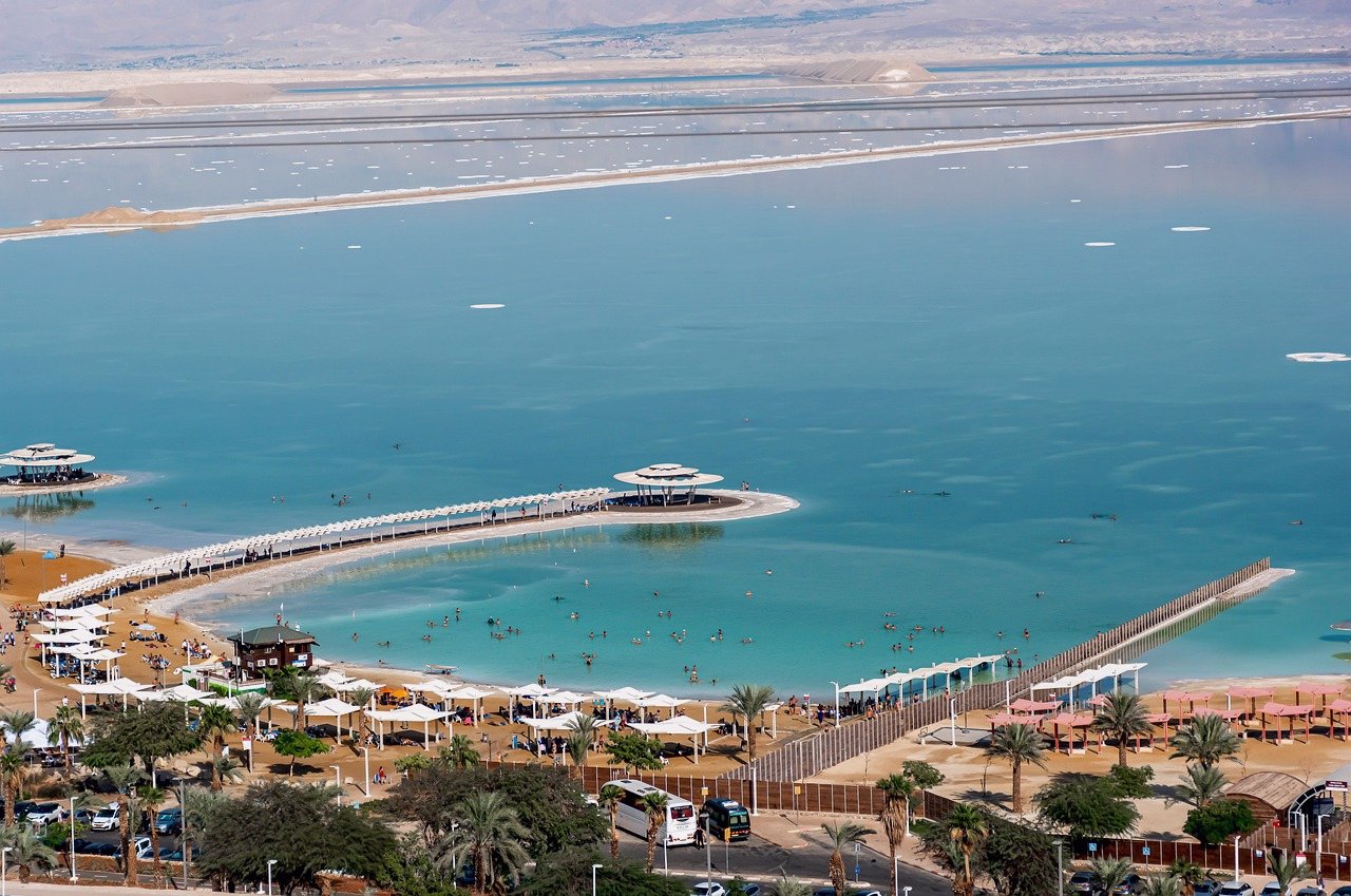 Desert Resorts In UAE from PixaBay, user Ri_Ya 